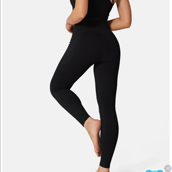 Halara Cloudful® Crossover Pocket Plain Leggings Black NWT in packaging - Picture 2 of 5